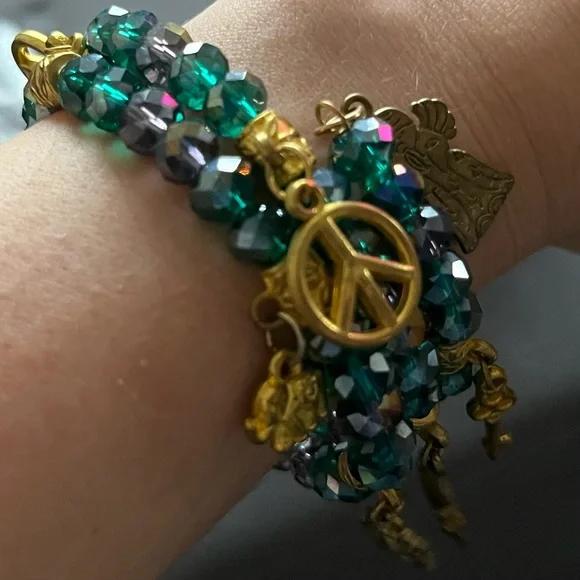 Beaded Memory Wire Bracelet with Gold Tone Charms - Picture 2 of 9